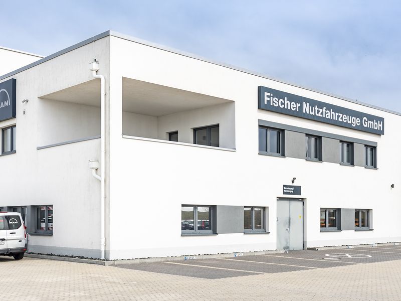 MAN Servicezentrum, Fischer Nutzfahrzeuge, Verwaltungsbau mit angeschlossener Werkstatthalle